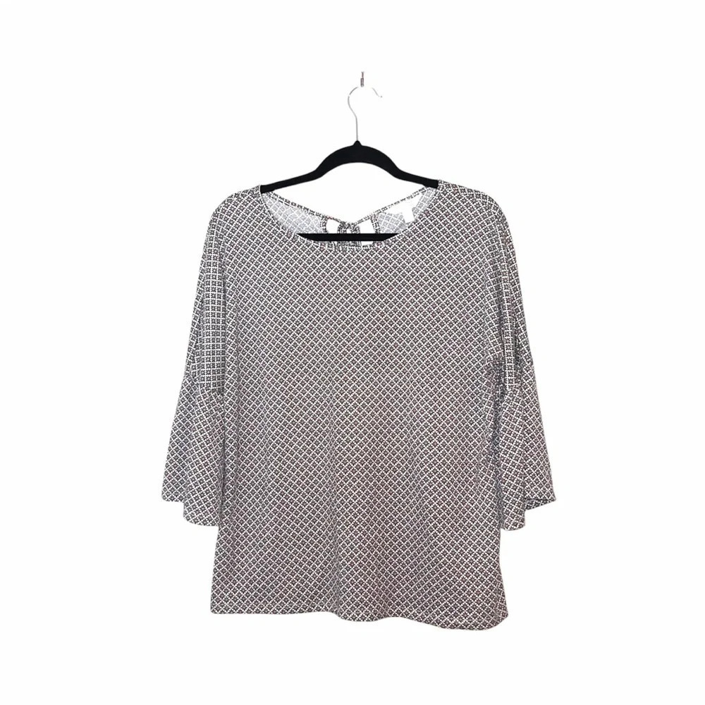LC Lauren Conrad Bell Sleeve Top Gray White Floral Print Keyhole Tie Back Large